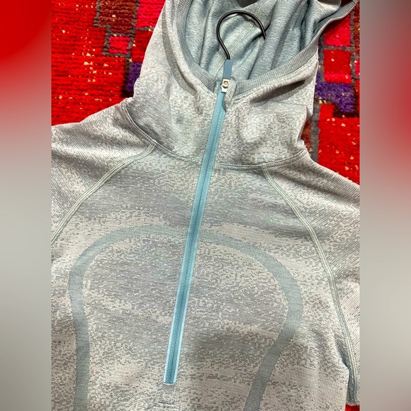 Lululemon Swiftly Speed Hooded 1/2 Zip Water Resistant Hoodie Aqua Smoke Sz 4 - Picture 2 of 8